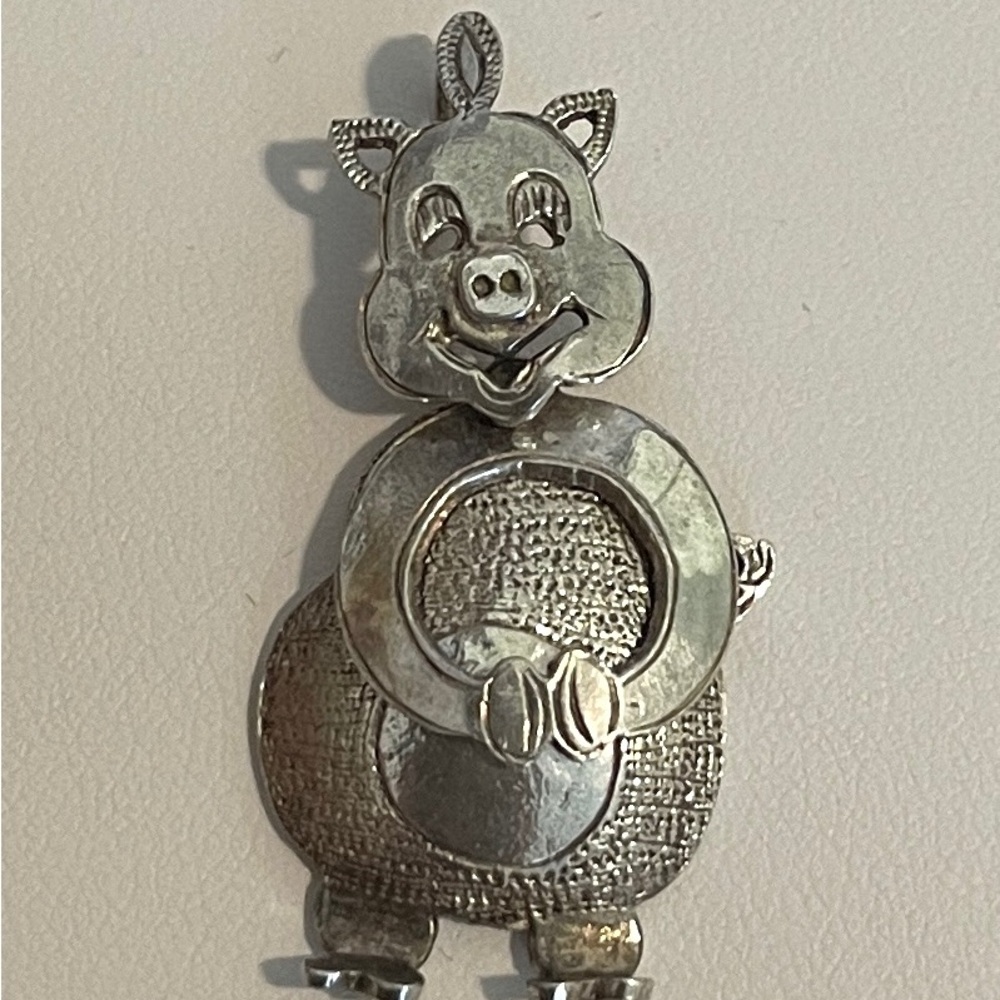 Silver Wiggle Piggie Pendant